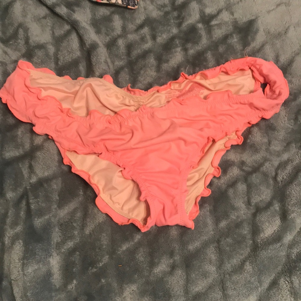 vs cheeky bottom